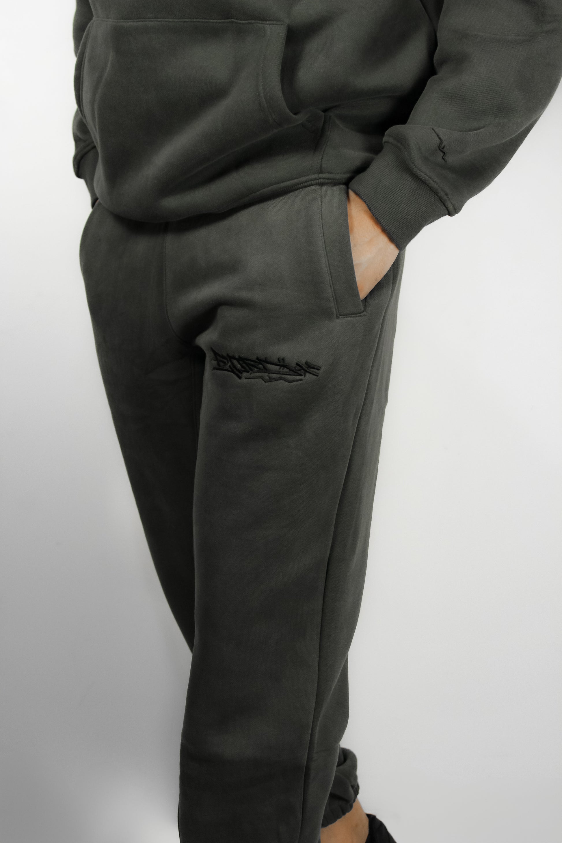 Charcoal and Black Premium Track-Set