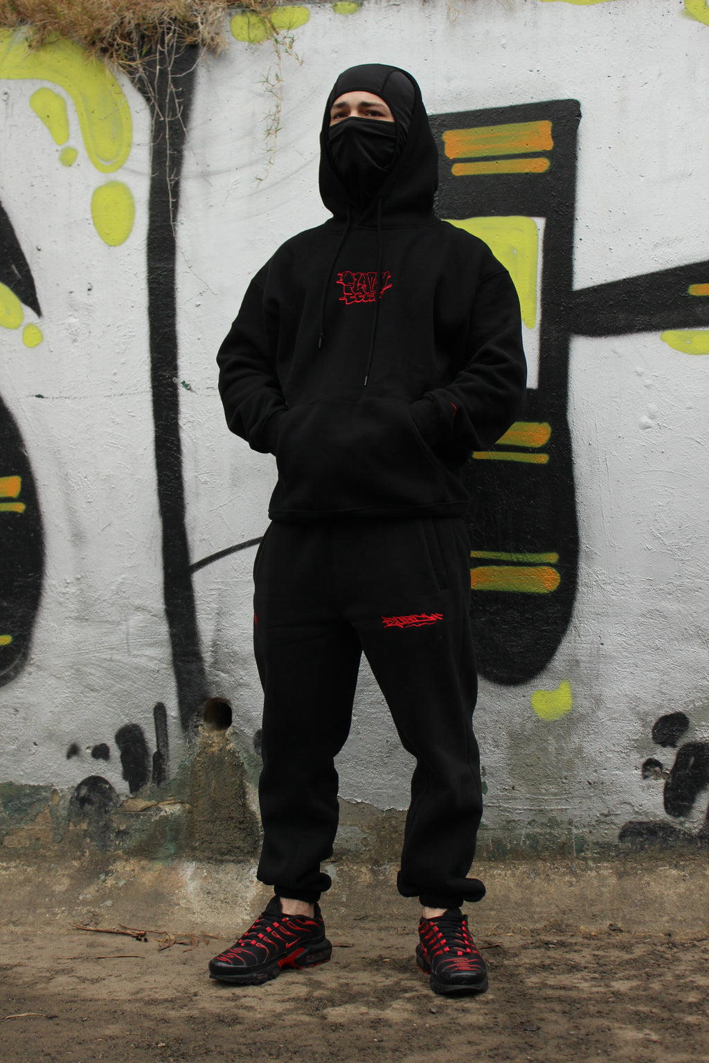 Black and Red Premium Throwie Track-Set